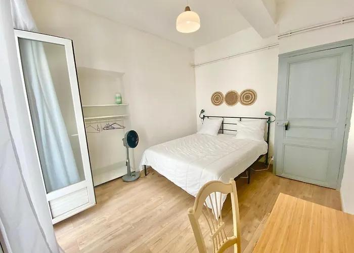 Appartement Bright For 4 In Downtown Perpignan